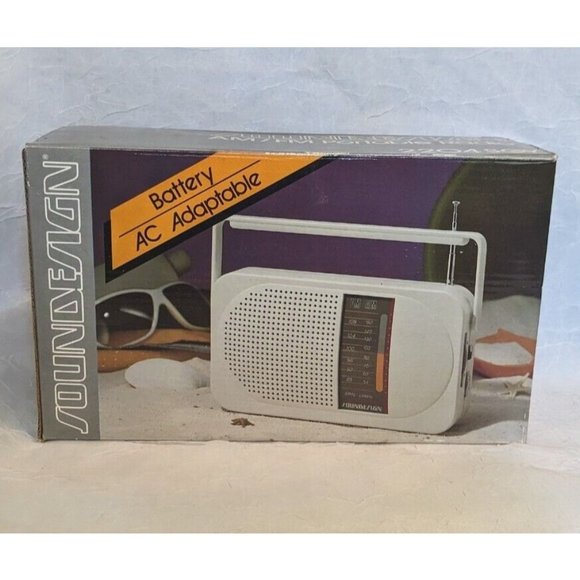 NOS Soundesign Radio Portable AM FM Battery Gray 2204 SGY Prop Vintage Retro NIB - Picture 2 of 16